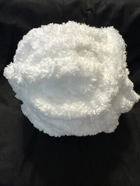 2 New Fluffy Chenille Loops & Threads White Thick Yarn 46 Yds Crochet Knitting